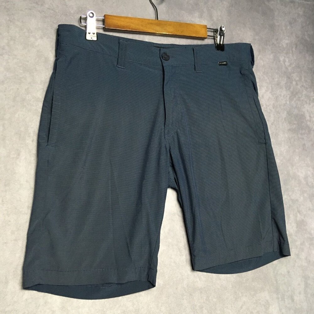 Travis Matthews‎ Mens Golf Shorts size 32 Blue Striped Poly Stretch Blend